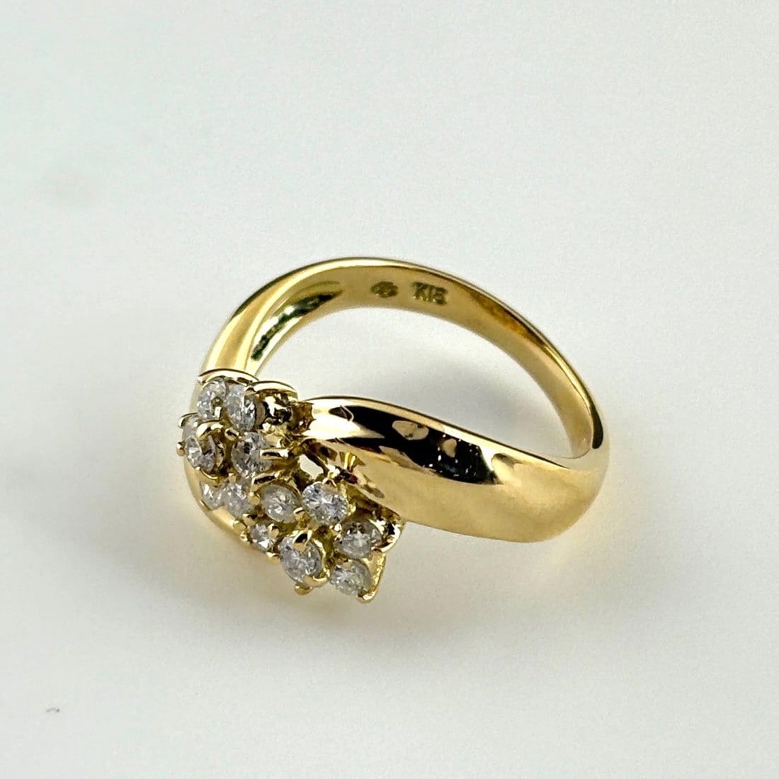 MELEE DIAMOND DESIGN YG YELLOWGOLD RING: Melee diamond design YG YellowGold Ring Brand: Unbranded Type: Ring Material: 18K, Color: Yellow Gold Size: US 5.5 to 6 Accessories: None Accessories Notice: When purchasing pre-owned good