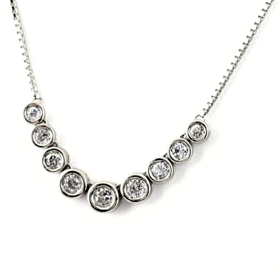 MELEE DIAMOND DESIGN PLATINUM PENDANT NECKLACE (1 of 3)