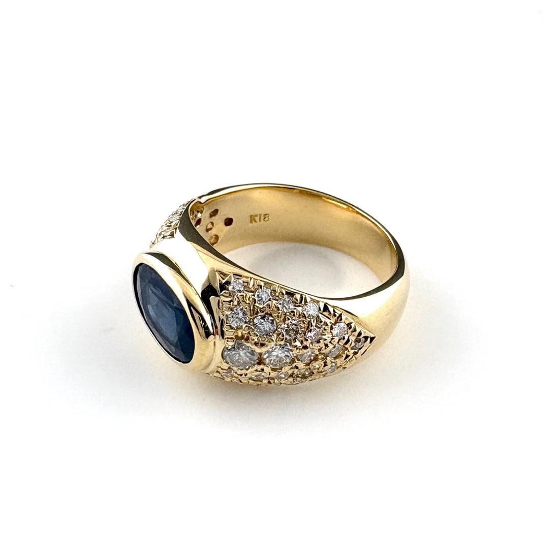 SAPPHIRE DESIGN YG YELLOWGOLD MELEE DIAMOND RING: sapphire design YG YellowGold Melee diamond Ring Brand: Unbranded Type: Ring Material: 18K, Main Stone/Creation sapphire Color: Yellow Gold Size: US 6.5 to 7 Accessories: None Accessories