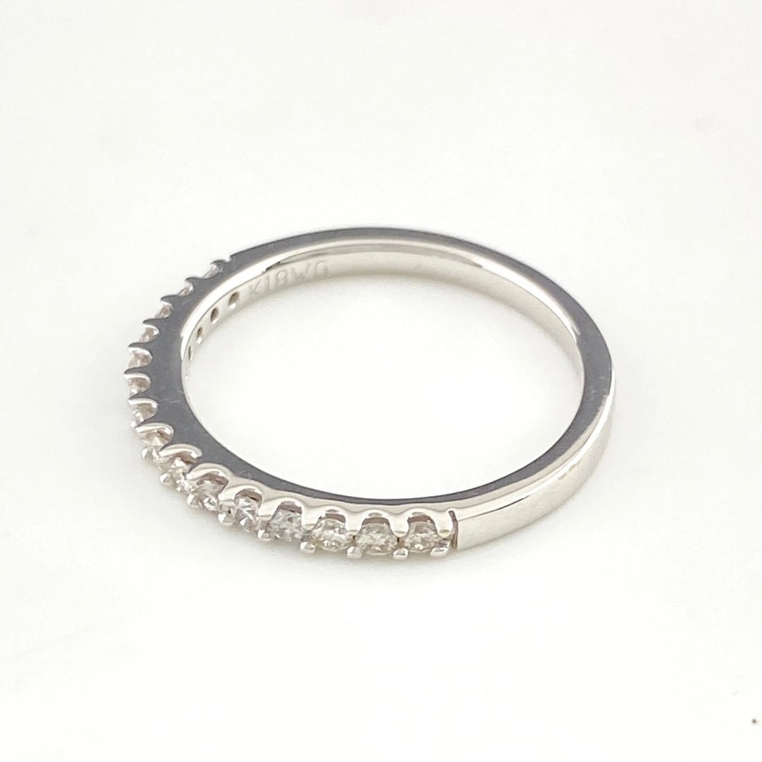 MELEE DIAMOND DESIGN WG WHITEGOLD RING 18K WG DIAMOND: Melee diamond design WG WhiteGold Ring 18K WG diamond Brand: Unbranded Type: Ring Material: 18K, Color: White Gold Size: US 5.5 Accessories: None Accessories Notice: When purchasing pre-owned