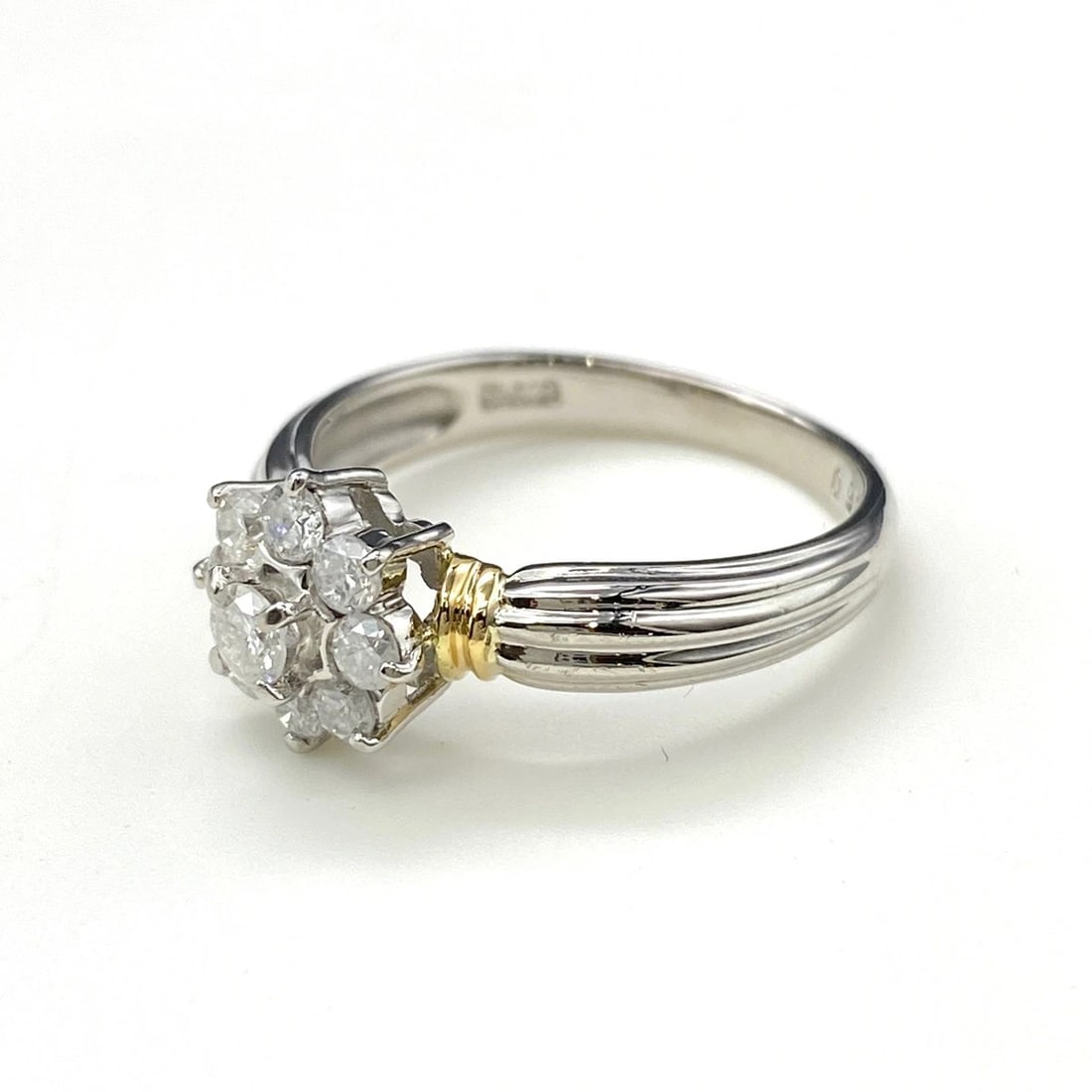 MELEE DIAMOND DESIGN RING PLATINUM YG YELLOWGOLD: Melee diamond design Ring Platinum YG YellowGold Brand: Unbranded Type: Ring Material: Pt900, Color: YellowGold Size: US 6.5 to 7 Accessories: None Accessories Notice: When purchasing pre-