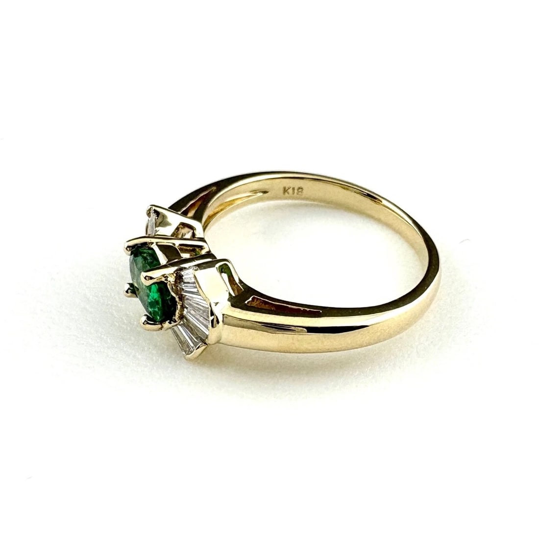 EMERALD DESIGN YG YELLOWGOLD MELEE DIAMOND RING: emerald design YG YellowGold Melee diamond Ring Brand: Unbranded Type: Ring Material: 18K, Main Stone/Creation Emerald Color: YellowGold Size: US 5.5 to 6 Accessories: None Accessories Not