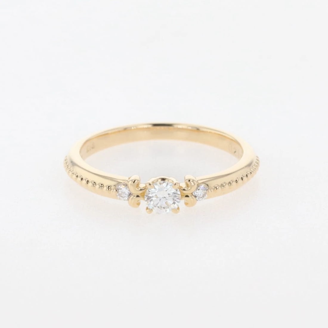 MELEE DIAMOND DESIGN RING YG YELLOWGOLD: Melee diamond design ring YG YellowGold Brand: Unbranded Type: Ring Material: 18K, Color: YellowGold Size: US 6 Accessories: None Accessories Notice: When purchasing pre-owned goods, pleas