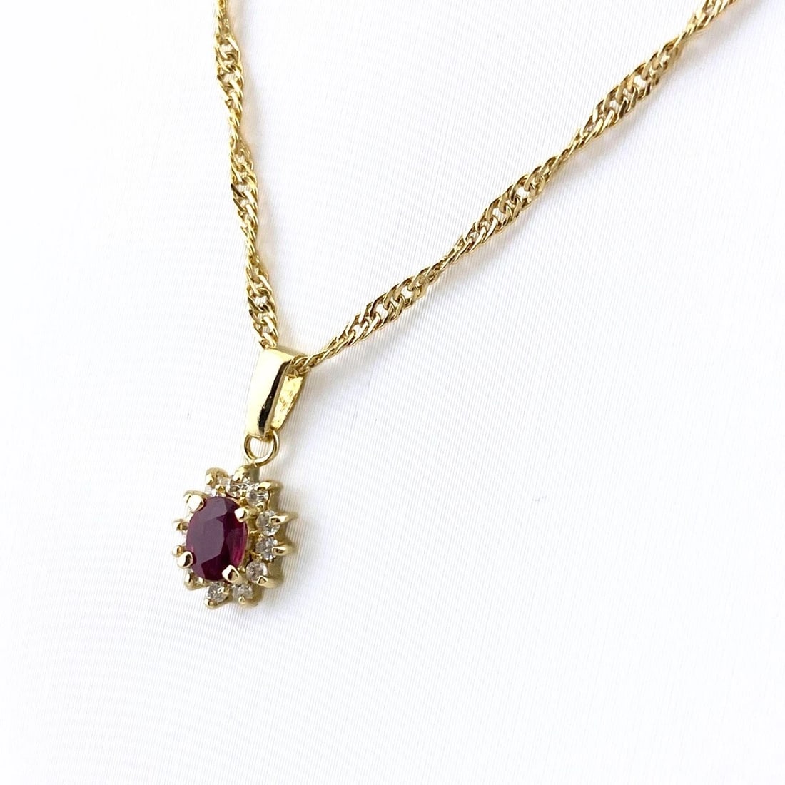 RUBY DESIGN YG YELLOWGOLD PENDANT MELEE DIAMOND NECKLACE: Ruby Design YG YellowGold Pendant Melee diamond Necklace Brand: Unbranded Type: Necklace Material: 18K, Main Stone/Creation Ruby Color: YellowGold Size: Chain 45cm(17.7") Total length of the penda