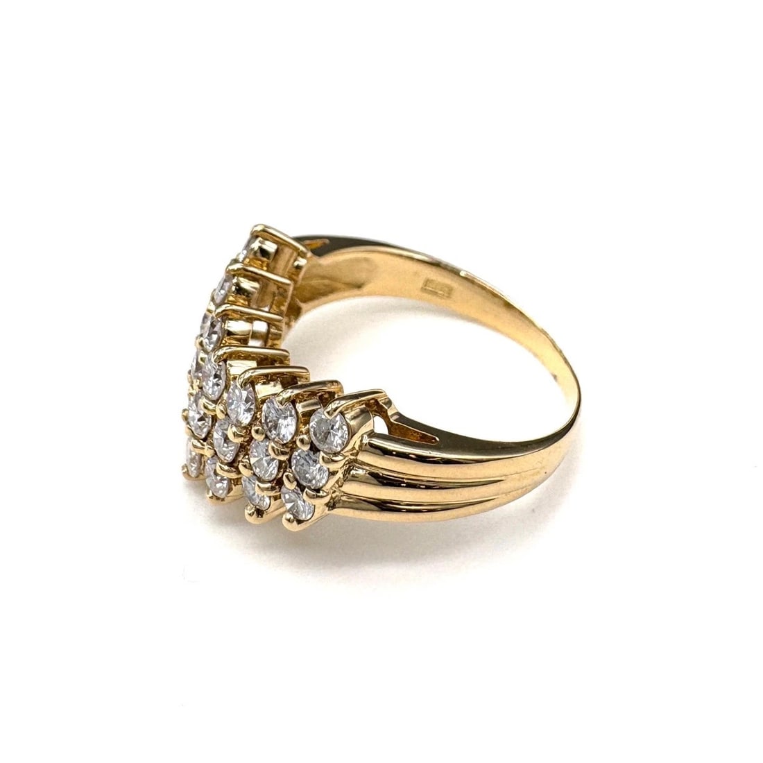 MELEE DIAMOND DESIGN YG YELLOWGOLD RING: Melee diamond design YG YellowGold Ring Brand: Unbranded Type: Ring Material: 18K, Color: Yellow Gold Size: US 6.5 to 7 Accessories: None Accessories Notice: When purchasing pre-owned good