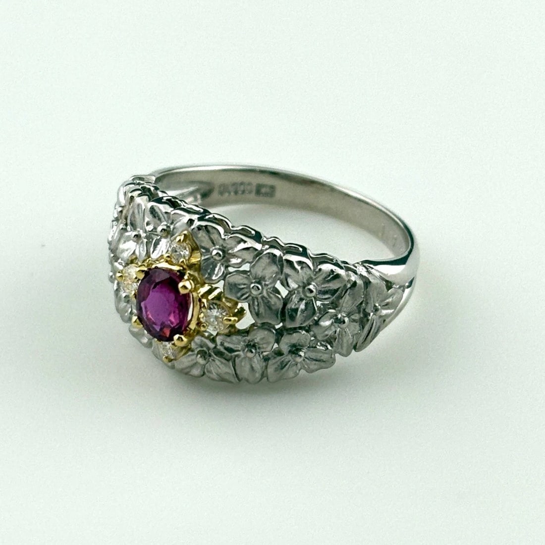 FLOWER MOTIF DESIGN RING PLATINUM YG YELLOWGOLD RING: flower motif design Ring Platinum YG YellowGold Ring Brand: Unbranded Type: Ring Material: Pt900, Main Stone/Creation Ruby Color: Yellow Gold Size: US 6.5 to 7 Accessories: None Accessorie