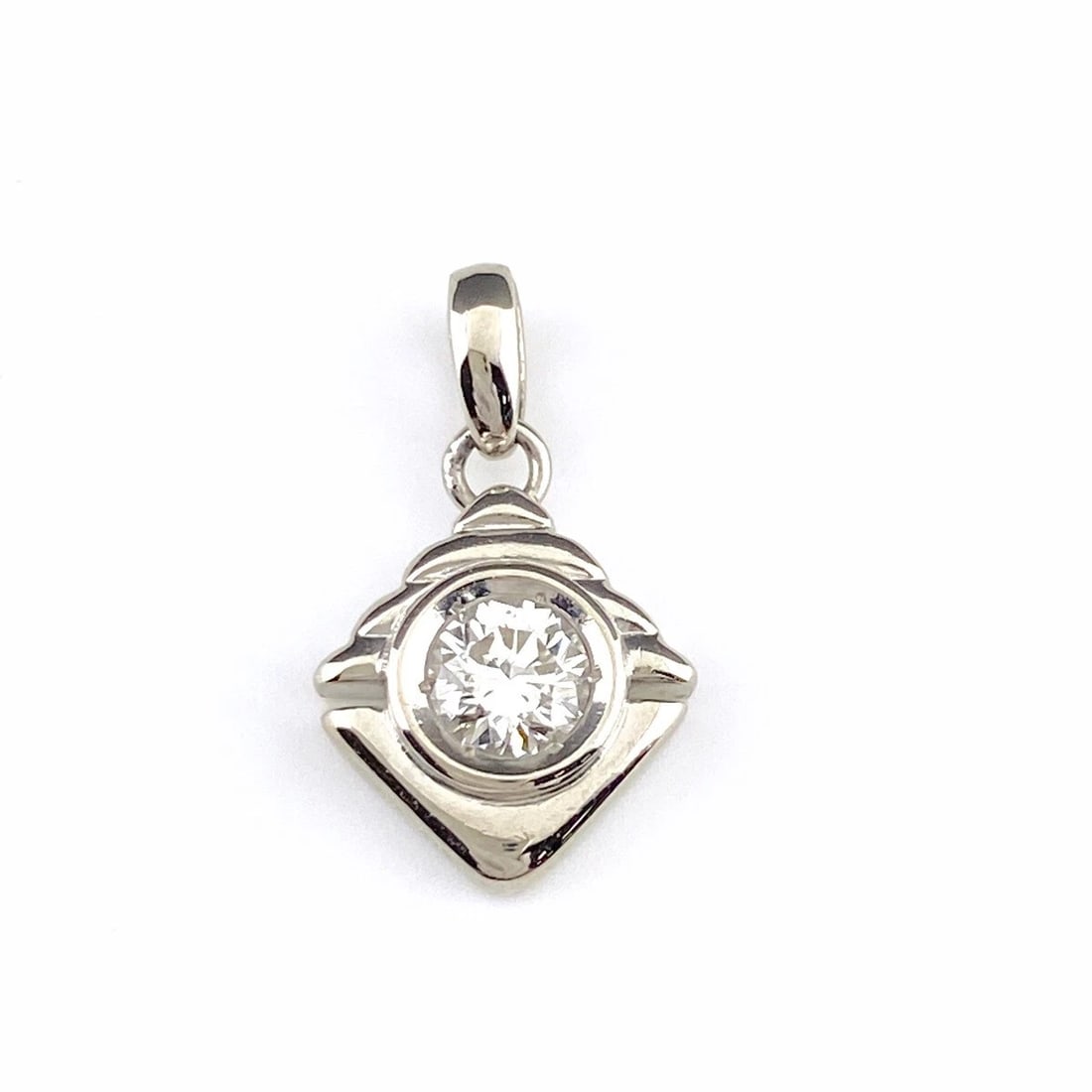 MONNICKENDAM DIAMOND DESIGN PENDANT HEAD PLATINUM (1 of 4)