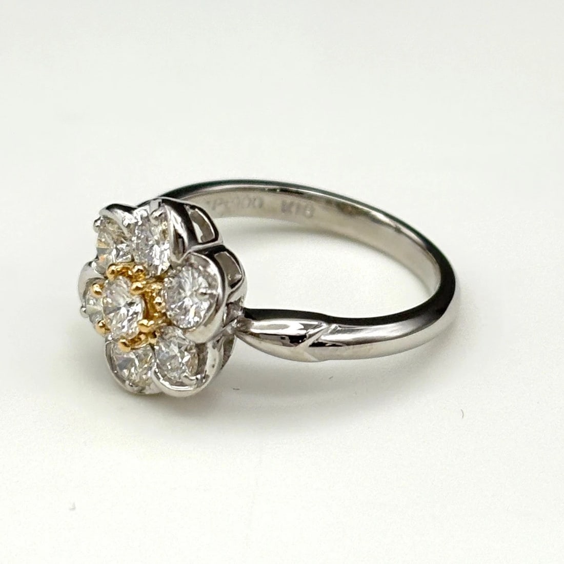 FLOWER MOTIF DESIGN PLATINUM YG YELLOWGOLD RING: flower motif design Platinum YG YellowGold Ring Brand: Unbranded Type: Ring Material: Pt900, Color: Yellow Gold Size: US 5.5 to 6 Accessories: None Accessories Notice: When purchasing pre-