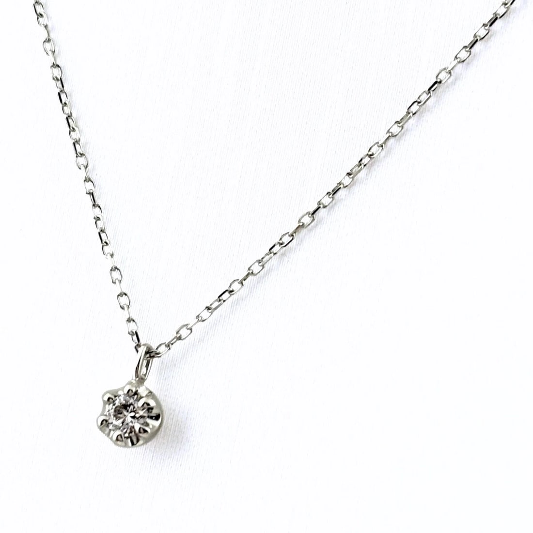 DIAMOND DESIGN NECKLACE PLATINUM PENDANT NECKLACE (1 of 4)