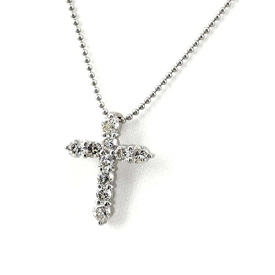 CROSS MOTIF NECKLACE PLATINUM PENDANT MELEE (1 of 3)
