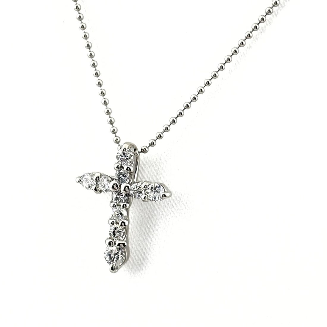 CROSS MOTIF NECKLACE PLATINUM PENDANT MELEE DIAMOND (1 of 3)