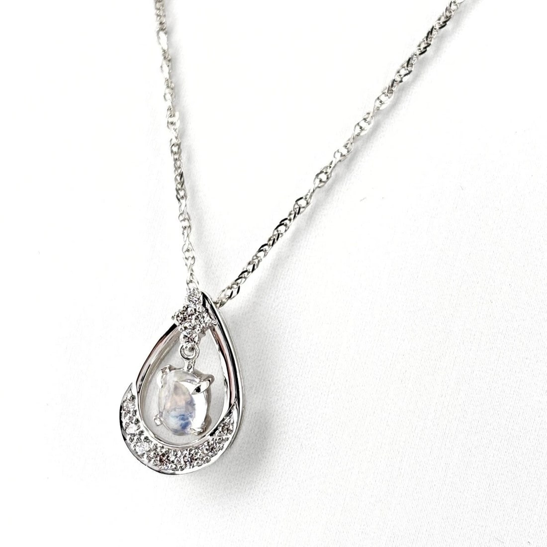LABRADORITE DESIGN NECKLACE WG WHITEGOLD (1 of 4)
