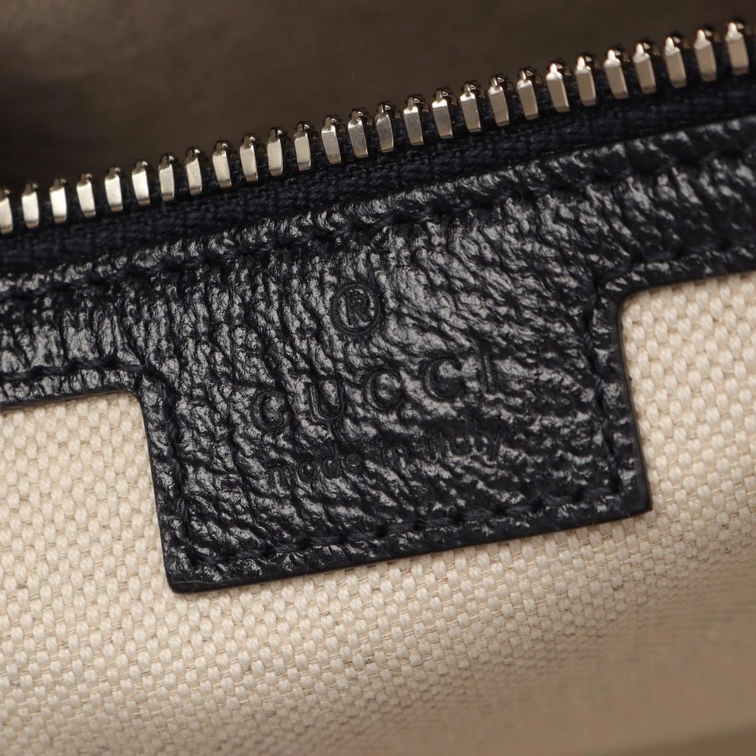 GUCCI MEDIUM GG SUPREME DUFFLE HAND BAG BOSTON BAG - 4