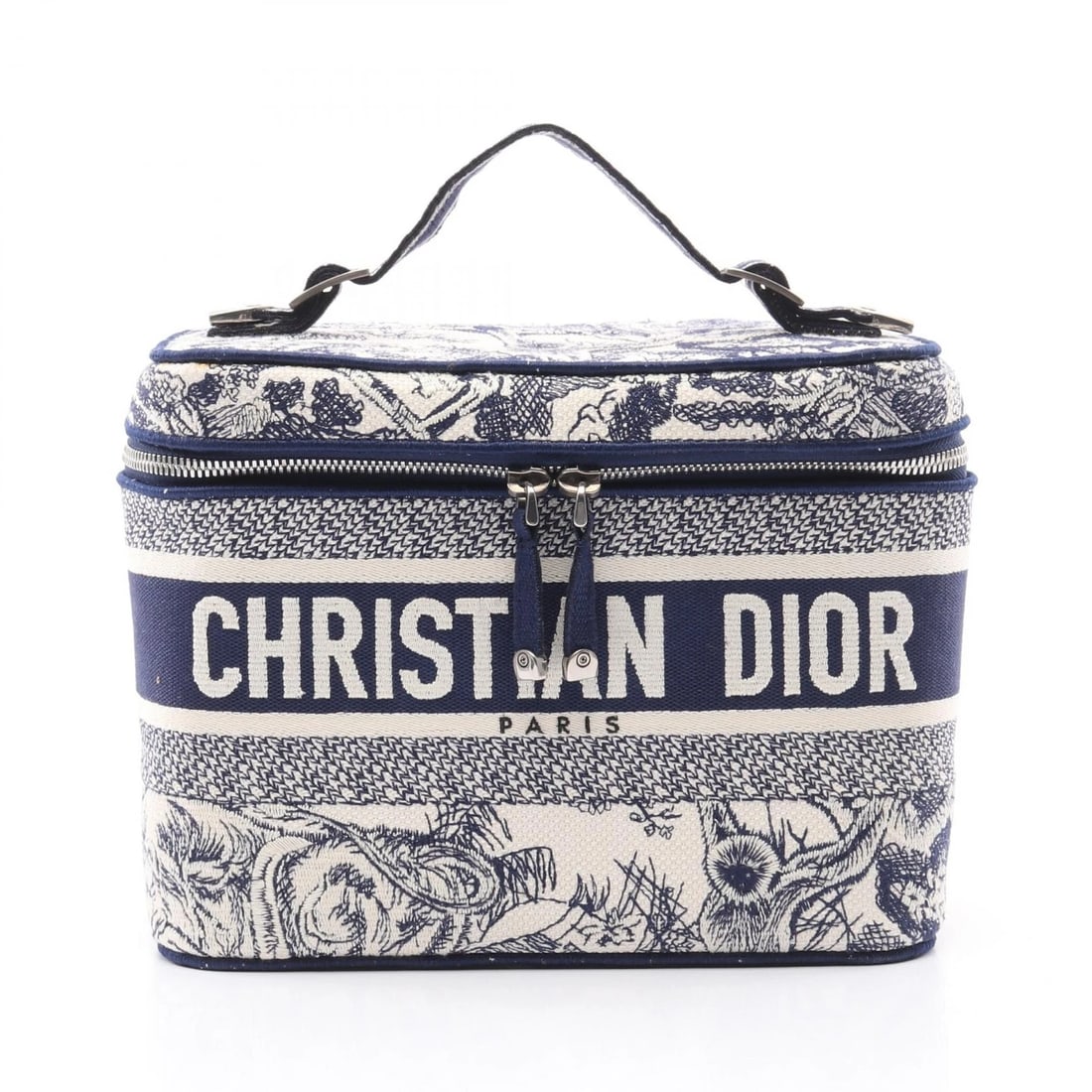 CHRISTIAN DIOR TRAVEL VANITY HANDBAG HANDBAG: Christian Dior Travel Vanity Handbag Handbag Brand: Christian Dior Type: Handbag Material: canvas Color: White??ish colors × Navy??ish colors Size: (H:7.1" x W:9.4" x D:5.1") Handle?20cm(7.9") A