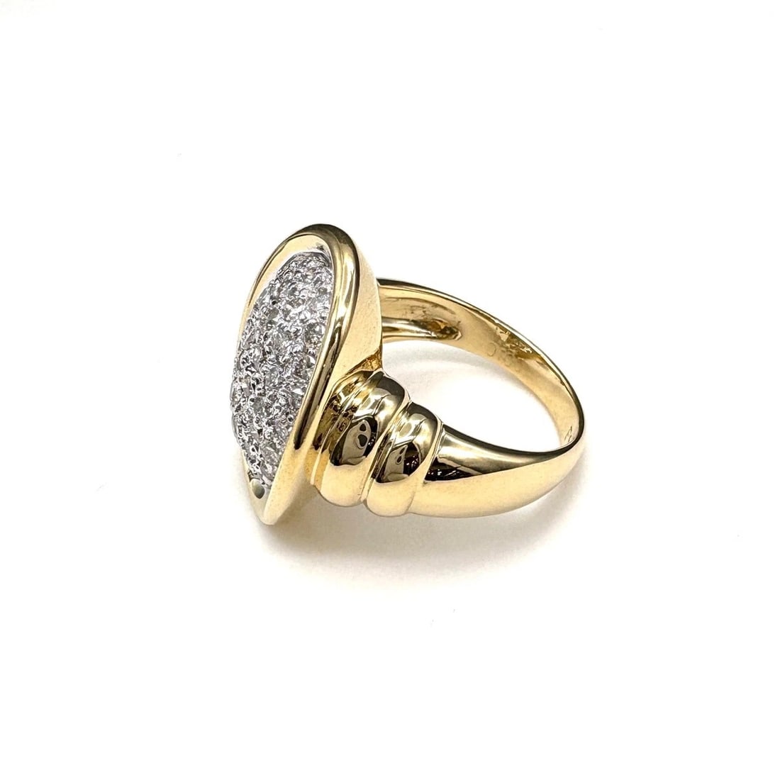 MELEE DIAMOND DESIGN PLATINUM YG YELLOWGOLD RING PT900: Melee diamond design Platinum YG YellowGold Ring Pt900 Brand: Unbranded Type: Ring Material: Pt900, Color: Yellow Gold Size: US 6.5 Accessories: None Accessories Notice: When purchasing