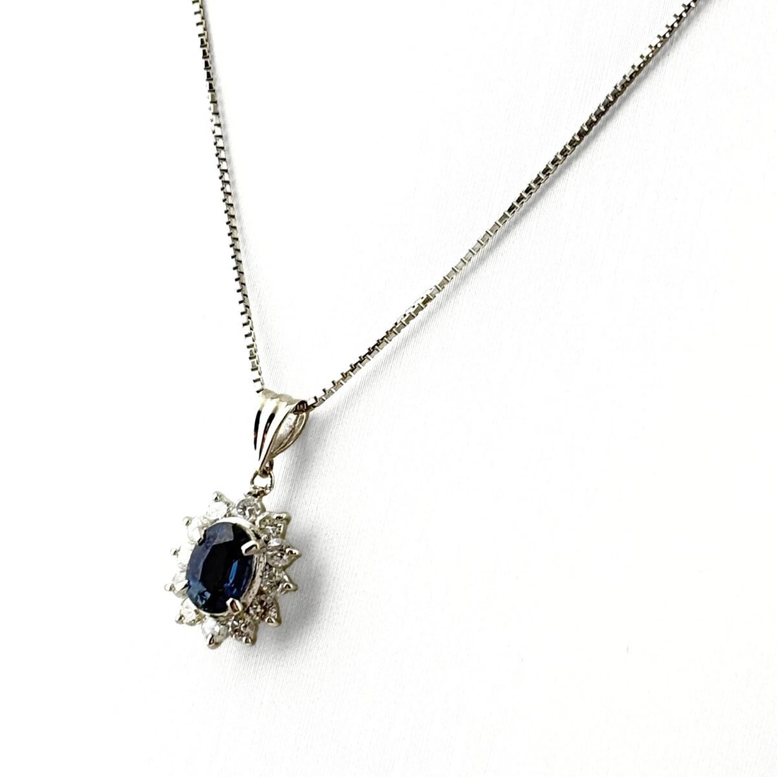 SAPPHIRE DESIGN NECKLACE PLATINUM PENDANT MELEE: Sapphire design necklace Platinum Pendant Melee Brand: Unbranded Type: Necklace Material: Pt900, Main Stone/Creation Sapphire Color: Platinum Size: Chain 40cm(15.7") Total length of the