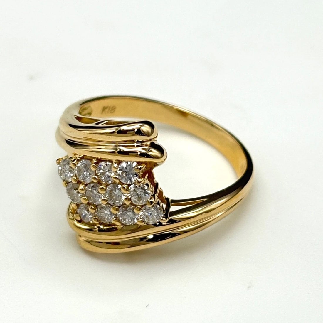 MELEE DIAMOND DESIGN RING: Melee diamond design ring Brand: Unbranded Type: Ring Material: 18K, Color: Yellow Gold Size: US 6.5 Accessories: None Accessories Notice: When purchasing pre-owned goods, please refer to the