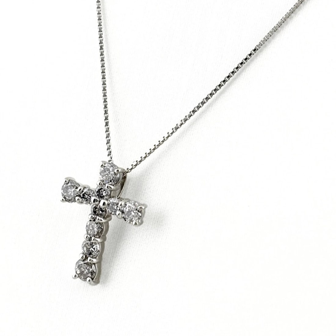 CROSS MOTIF NECKLACE PLATINUM PENDANT MELEE: Cross motif Necklace Platinum Pendant Melee Brand: Unbranded Type: Necklace Material: Pt900, Color: Platinum Size: Chain 40cm(15.7") Pendant size 17.8×13.4mm(0.7") Accessories: None Access