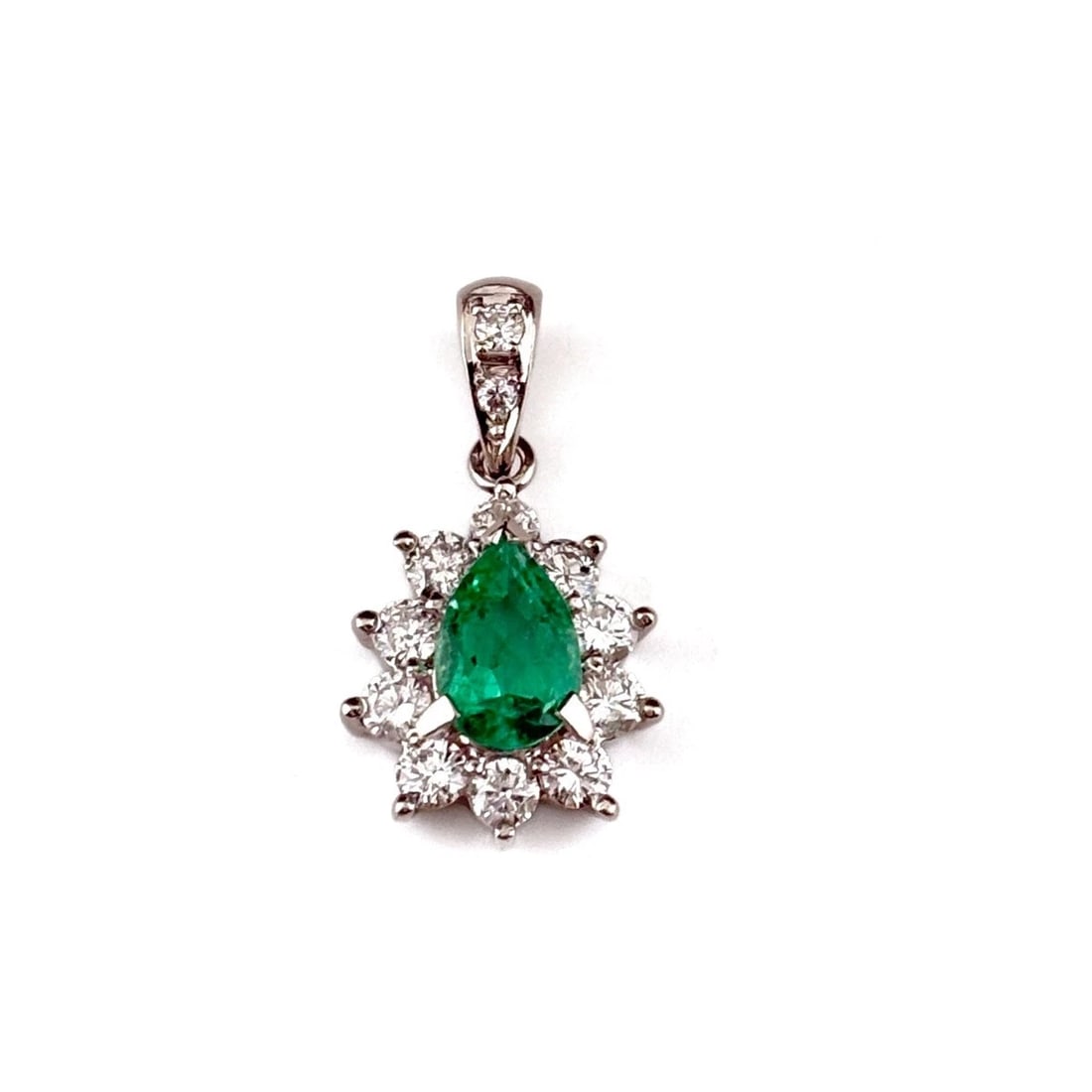 EMERALD PENDANT HEAD PLATINUM MELEE DIAMOND (1 of 2)