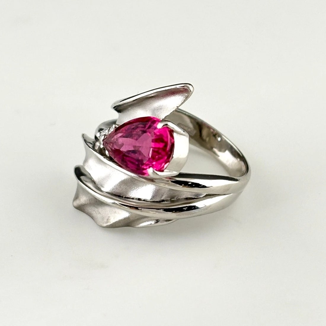 PINK TOURMALINE DESIGN RING PLATINUM (1 of 4)