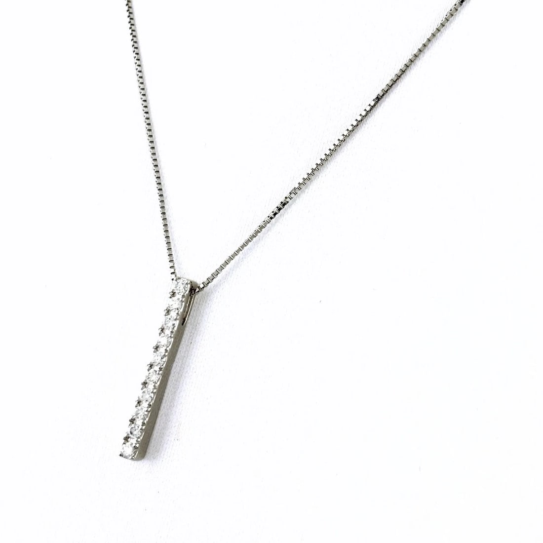 MELEE DIAMOND DESIGN NECKLACE PLATINUM (1 of 5)