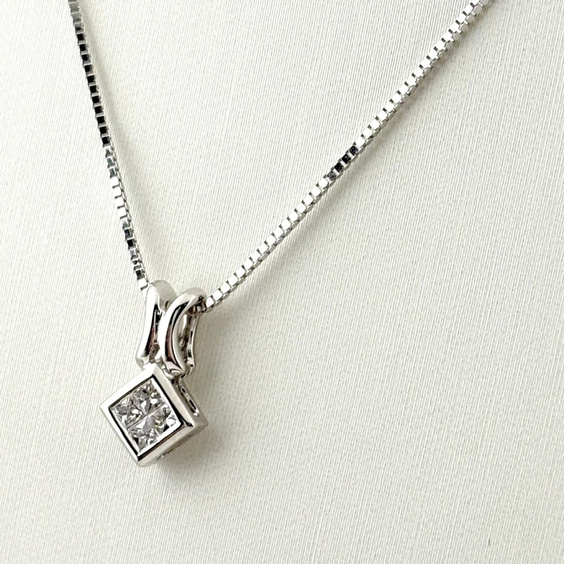 RUBY DESIGN NECKLACE WG WHITEGOLD - 2