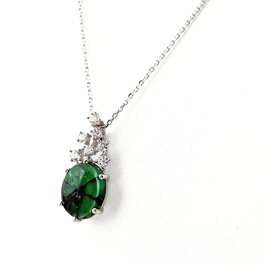 TASAKI TRAPICHE EMERALD DESIGN NECKLACE: TASAKI Trapiche Emerald Design Necklace Brand: TASAKI Type: Necklace Material: Pt900, Main Stone/Creation Trapiche Emerald Color: Platinum Size: Chain 45cm(17.7") Pendant size