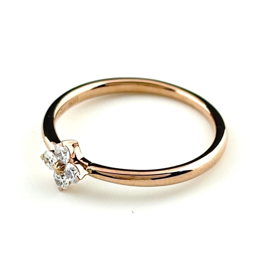 STAR JEWELRY MELEE DIAMOND DESIGN: STAR JEWELRY Melee diamond design Brand: STAR JEWELRY Type: Ring Material: 18K, Color: pink gold Size: US 5 Accessories: None Accessories Notice: When purchasing pre-owned goods, please refer