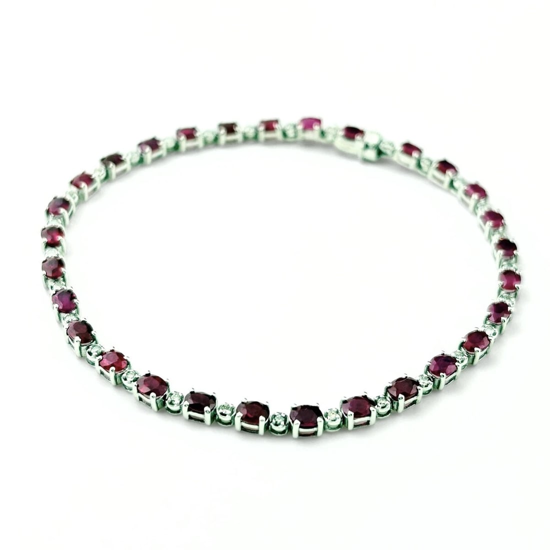 RUBY DESIGN MELEE DIAMOND BRACELET (1 of 3)