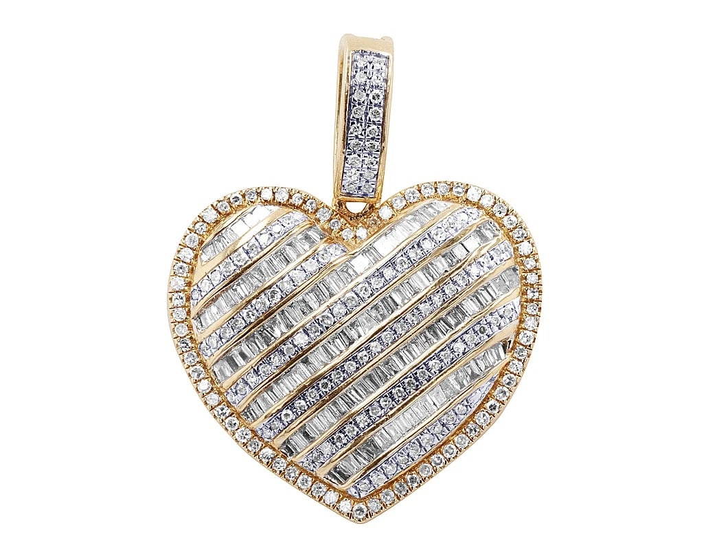 10K YELLOW GOLD PUFFED HEART BAGUETTE & ROUND DIAMOND PENDANT: 10K Yellow Gold Puffed Heart Baguette & Round Diamond Pendant Brand: None Type: Pendant Material: 10k Yellow Gold, Main Stone/Creation Natural Earth Mined Diamonds Color: Yellow Gold Size: Dimensi