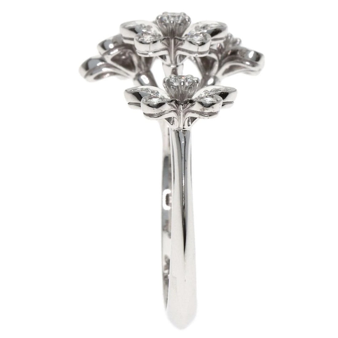 VAN CLEEF & ARPELS SOCRATES ENTREREDORE DIAMONDRING: Van Cleef & Arpels Socrates Entreredore DiamondRing Brand: Van Cleef & Arpels Type: Ring Material: K18 White Gold, Main Stone/Creation Natural Color: Exterior Color Silver Size: 10.25 (US) Access