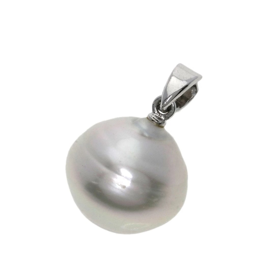 MIKIMOTO BAROQUE PEARL PEARL PENDANT TOP: MIKIMOTO Baroque pearl Pearl Pendant top Brand: MIKIMOTO Type: Pendant top Material: K14 White Gold, Color: Exterior Color Silver Size: Top Size:0.5inch/11.8x12.2x12.2mm Accessories: None