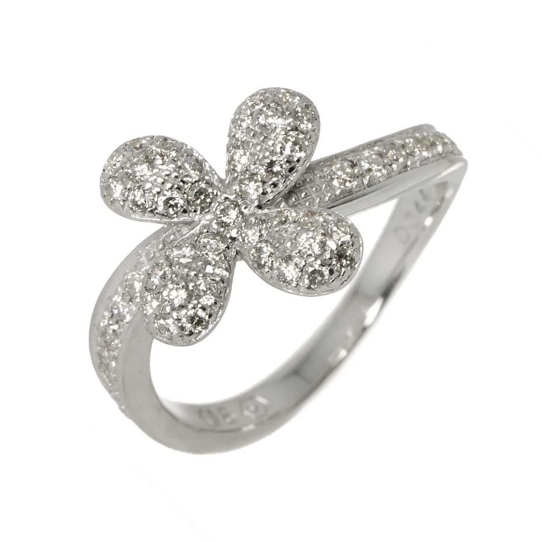 VENDOME DIAMOND FLOWER RING: VENDOME Diamond Flower Ring Brand: VENDOME Type: Ring Material: 750 White Gold, Main Stone/Creation Natural Color: White Gold Size: 4.5-4.75 (US) Accessories: None Accessories Notice: When
