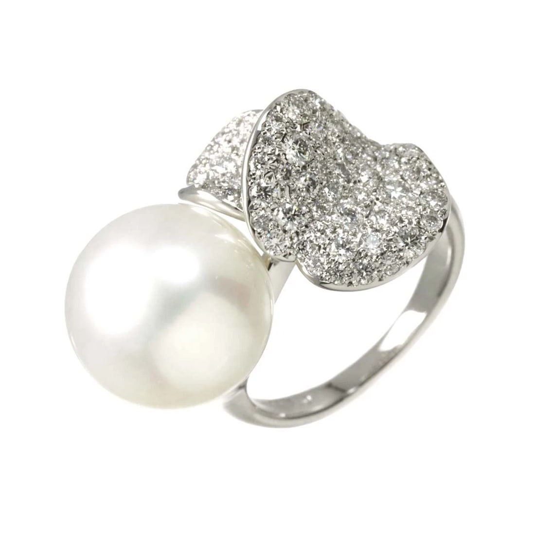 MIKIMOTO SOUTH SEA PEARL DIAMOND RING 18K: MIKIMOTO South Sea pearl Diamond Ring 18K Brand: MIKIMOTO Type: Ring Material: 750 White Gold, Main Stone/Creation Natural Color: White Gold Size: 4.5 (US) Accessories: None Accessories