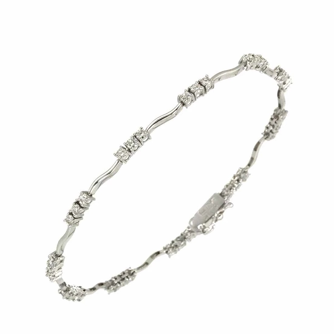 DE BEERS LINE DIAMOND BRACELET: DE BEERS LINE Diamond Bracelet Brand: DE BEERS LINE Type: Bracelet Material: 750 White Gold, Main Stone/Creation Natural Color: White Gold Size: Inner circumference 7.1inch Width:(max.) 2.7mm Acc