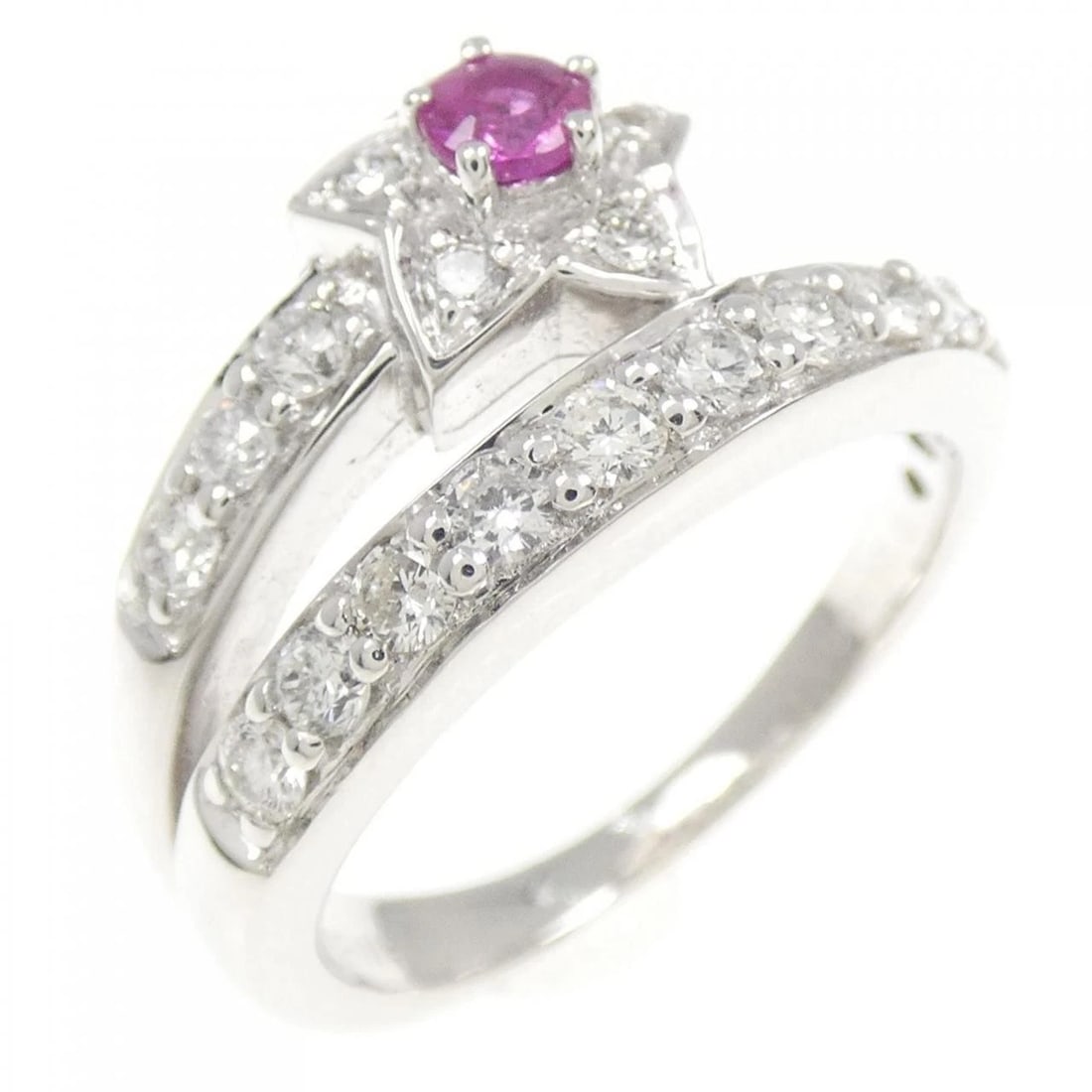 K18WG RUBY RING: K18WG Ruby Ring Brand: Unbranded Type: Ring Material: K18 White Gold, Main Stone/Creation RubySide Stone Natural Color: White Gold Size: 4.5-5 (US size) Accessories: None Accessories Notice: