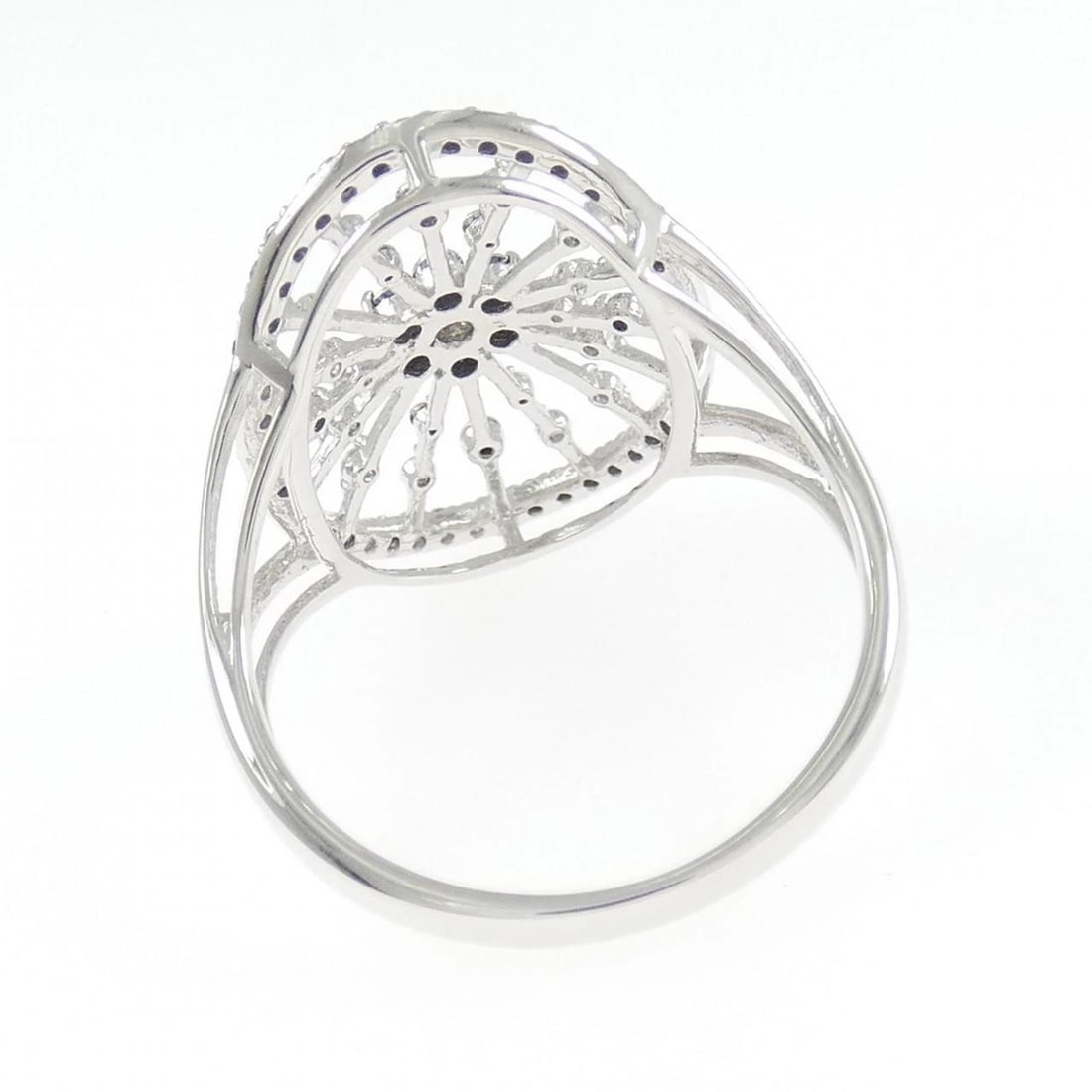 K18WG FLOWER DIAMOND RING - 3