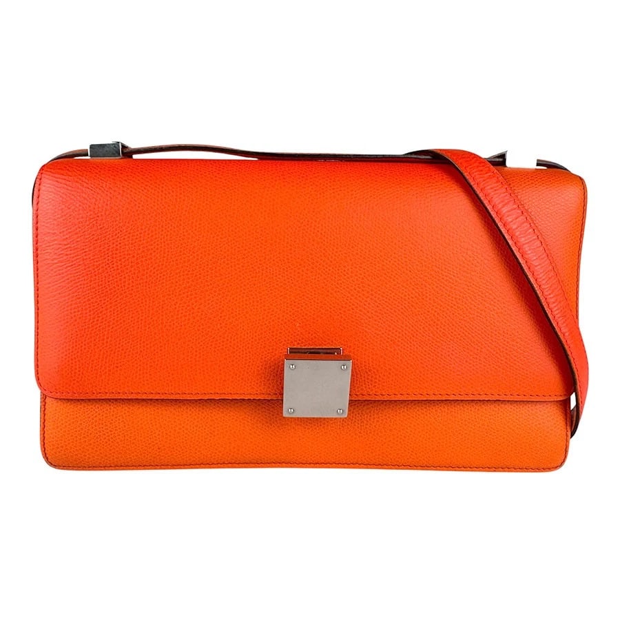 CELINE CLASSIC BOX SHOULDER BAG NEON ORANGE LEATHER SHOULDER BAG: CELINE Classic Box Shoulder Bag Neon Orange Leather Shoulder Bag Brand: CELINE Type: Shoulder Bag Material: Leather Color: Neon Orange Size: W:9.8inx H:6.3inx D:2.0in Shoulder Length: 51.2in Acce