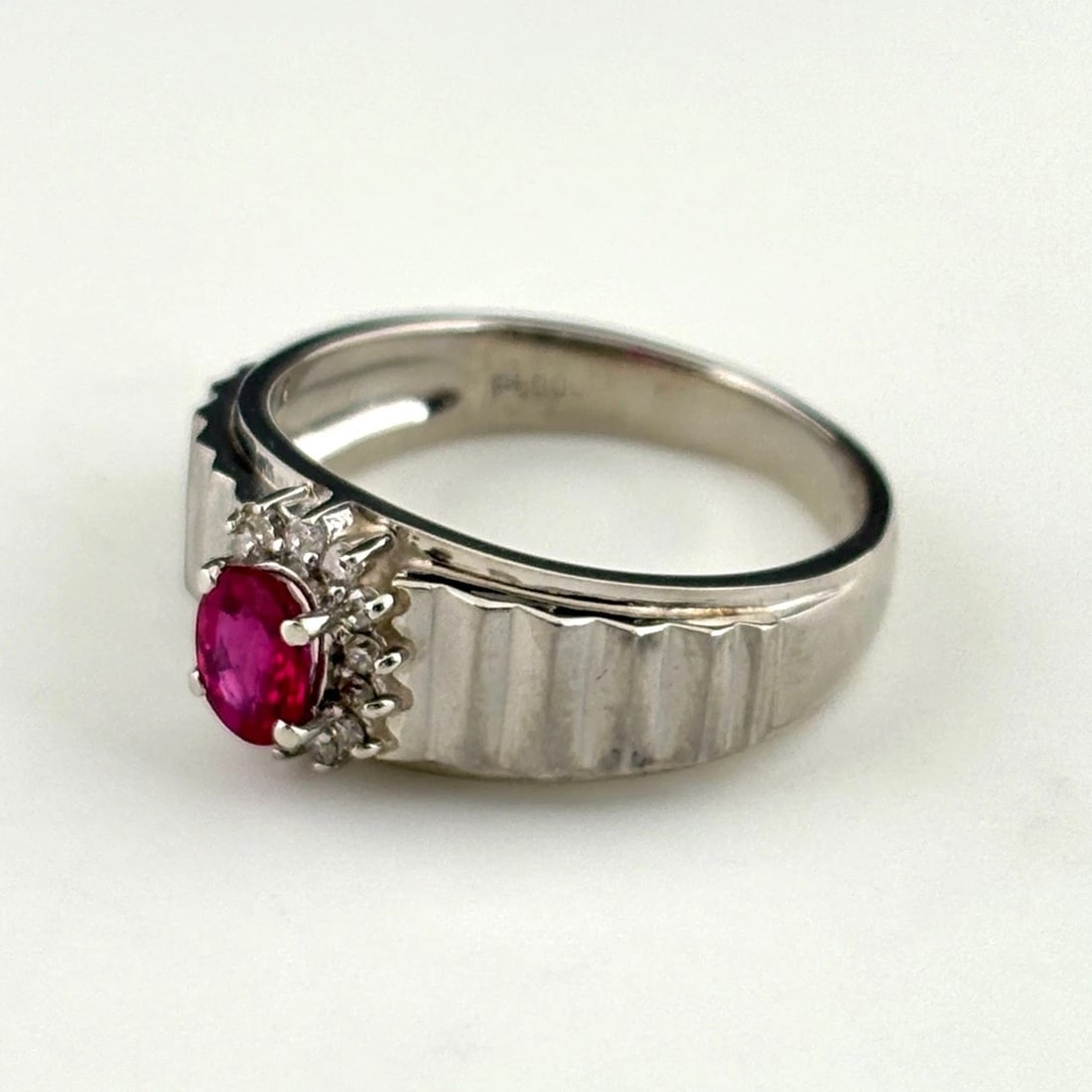 RUBY DESIGN RING PLATINUM MELEE DIAMOND: ruby design Ring Platinum Melee diamond Brand: Unbranded Type: Ring Material: Pt900, Color: Platinum Size: US 6 to 6.5 Accessories: None Accessories Notice: When purchasing pre-owned goods