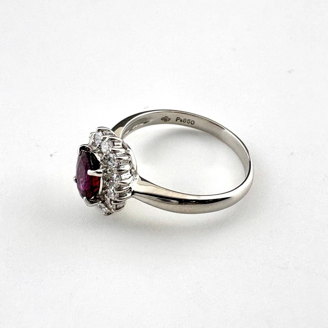 RUBY DESIGN RING PLATINUM MELEE DIAMOND: ruby design Ring Platinum Melee diamond Brand: Unbranded Type: Ring Material: Pt850, Color: Platinum Size: US 6 to 6.5 Accessories: None Accessories Notice: When purchasing pre-owned goods