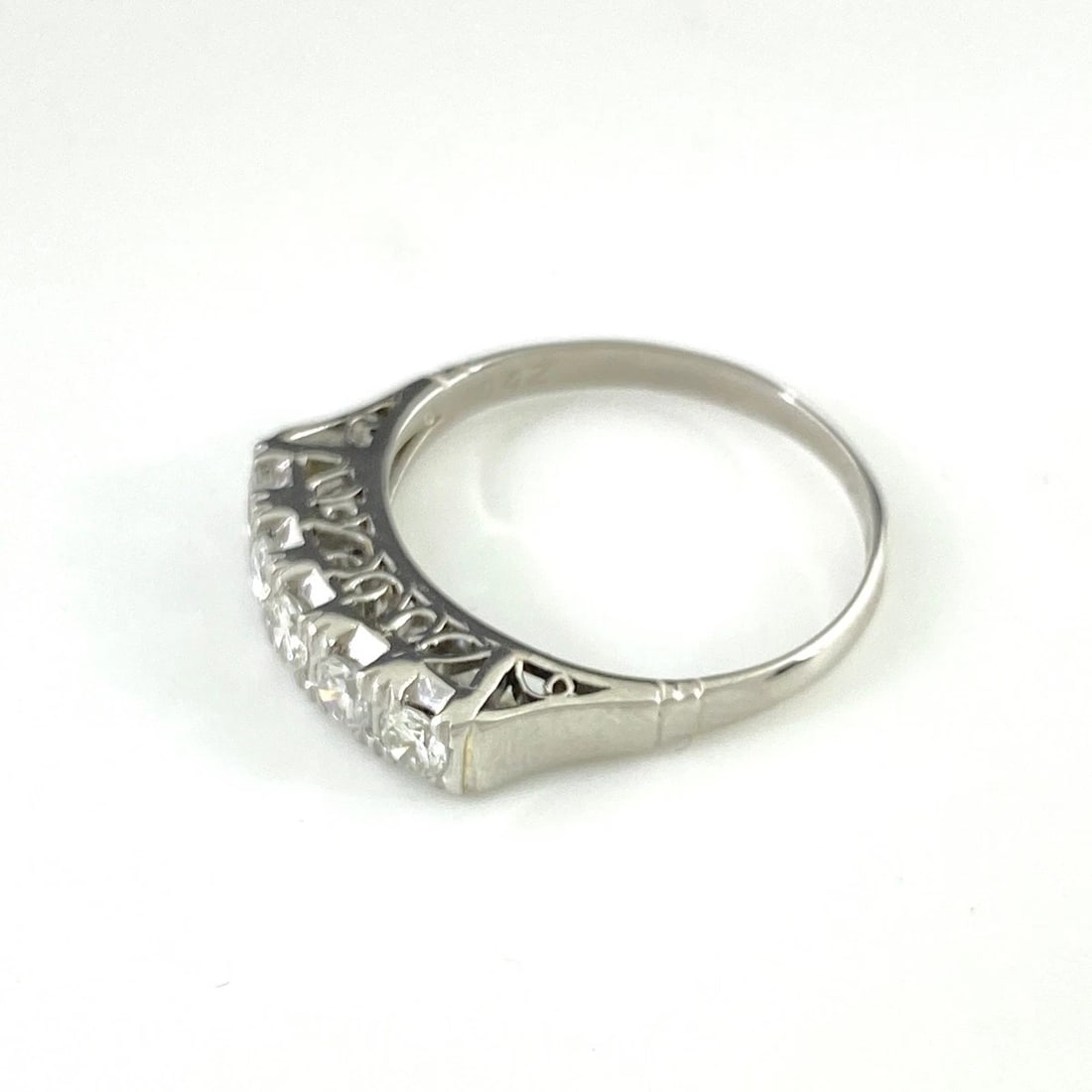 MELEE DIAMOND DESIGN RING PLATINUM: Melee diamond design Ring Platinum Brand: Unbranded Type: Ring Material: Pt850, Color: Platinum Size: US 6 Accessories: None Accessories Notice: When purchasing pre-owned goods, please refer