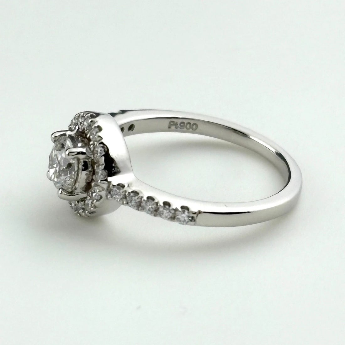 DIAMOND DESIGN RING PLATINUM: diamond design Ring Platinum Brand: Unbranded Type: Ring Material: Pt900, Color: Platinum Size: US 5.5 Accessories: None Accessories Notice: When purchasing pre-owned goods, please refer to