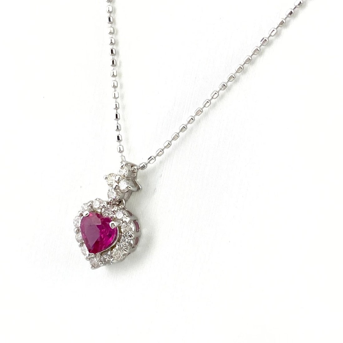 RUBY DESIGN NECKLACE WG WHITE GOLD PENDANT (1 of 4)