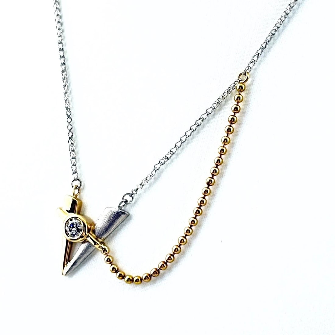 DIAMOND DESIGN NECKLACE PLATINUM YG YELLOWGOLD: Diamond design necklace Platinum YG YellowGold Brand: Unbranded Type: Necklace Material: Pt850, Color: Yellow Gold Size: Chain 42cm(16.5") Pendant size 17.5×12.8mm(0.7") Accessories: None