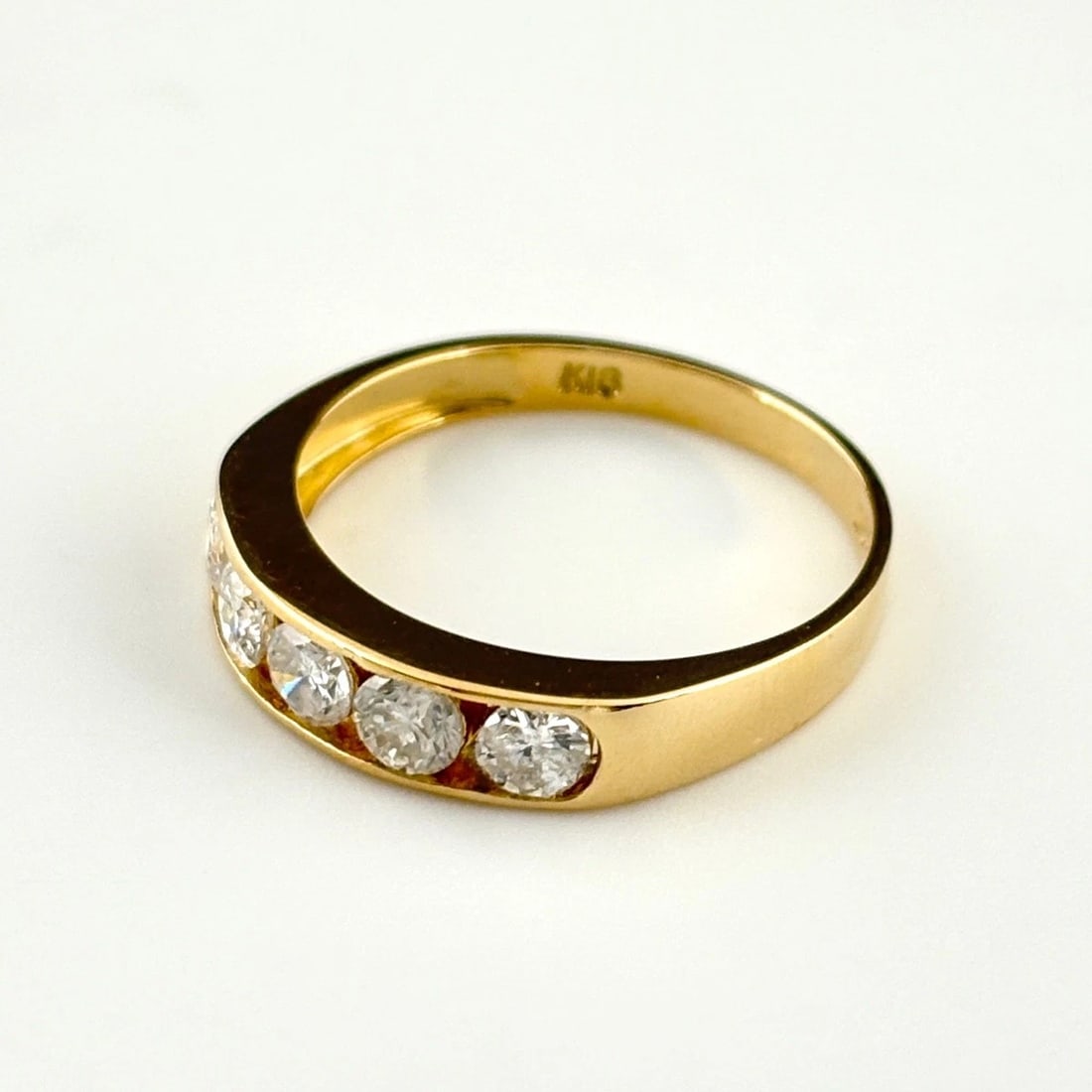 MELEE DIAMOND DESIGN RING YG YELLOWGOLD: Melee diamond design ring YG YellowGold Brand: Unbranded Type: Ring Material: 18K, Color: Yellow Gold Size: US 6 Accessories: None Accessories Notice: When purchasing pre-owned goods, please