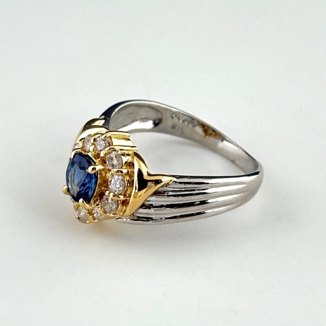SAPPHIRE DESIGN RING YG YELLOWGOLD PLATINUM MELEE: sapphire design ring YG YellowGold Platinum Melee Brand: Unbranded Type: Ring Material: Pt900, Color: Yellow Gold Size: US 4.5 to 5 Accessories: None Accessories Notice: When purchasing
