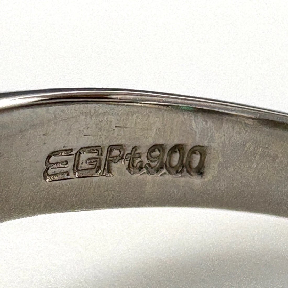 EMERALD DESIGN RING PLATINUM MELEE - 2