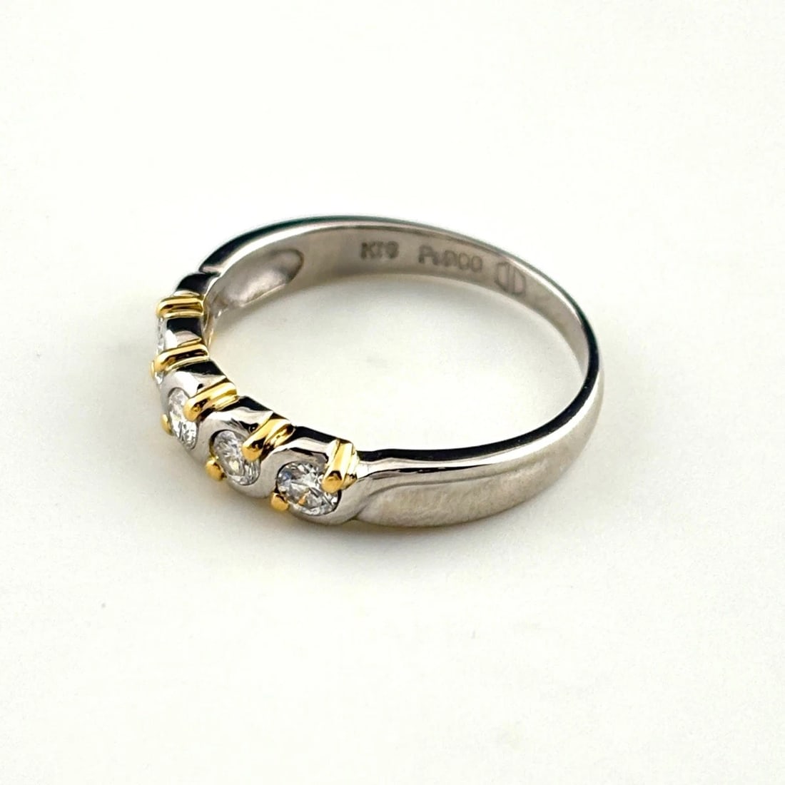 MELEE DIAMOND DESIGN RING PLATINUM: Melee diamond design Ring Platinum Brand: Unbranded Type: Ring Material: Pt900, Color: Size: US 6 Accessories: None Accessories Notice: When purchasing pre-owned goods, please refer to the