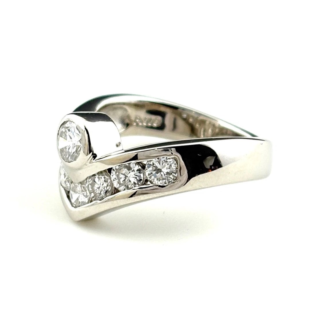 MELEE DIAMOND DESIGN RING PLATINUM: Melee diamond design Ring Platinum Brand: Unbranded Type: Ring Material: Pt900, Color: Platinum Size: US 6 Accessories: None Accessories Notice: When purchasing pre-owned goods, please ref