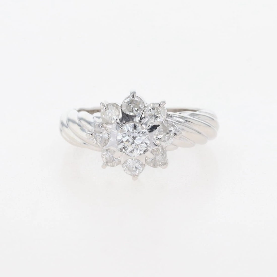 MELEE DIAMOND DESIGN RING PLATINUM: Melee diamond design Ring Platinum Brand: Unbranded Type: Ring Material: Pt900, Color: Platinum Size: US 6.5 to 7 Accessories: None Accessories Notice: When purchasing pre-owned goods, ple